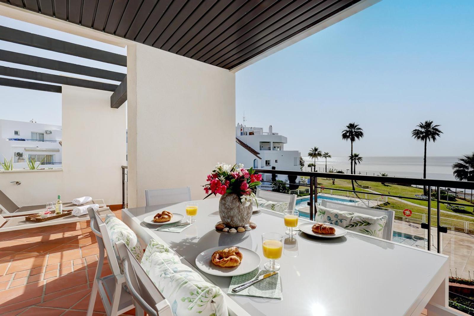 Sunrise Beach Front - Casares Del Mar Eksteriør bilde