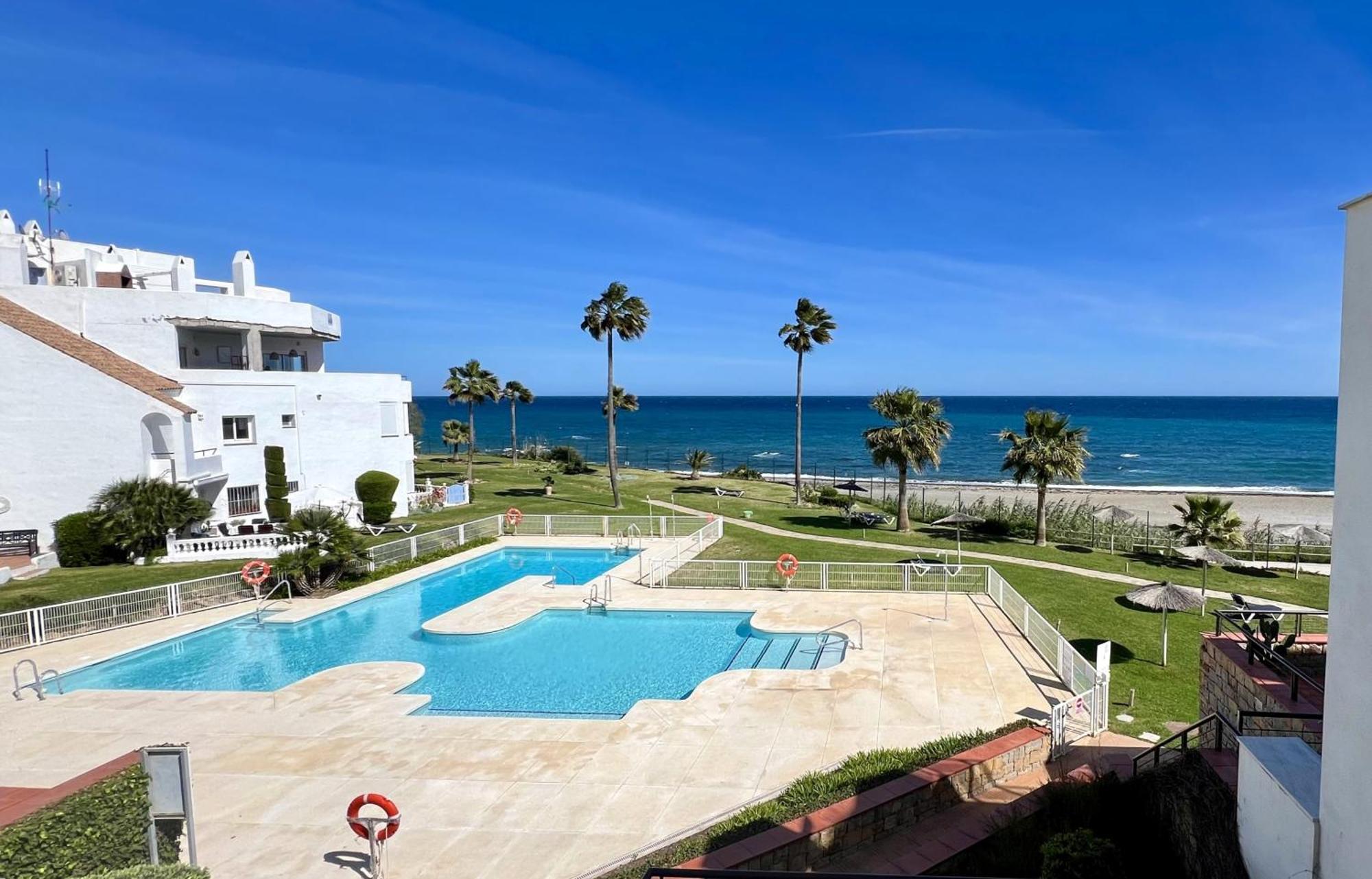 Sunrise Beach Front - Casares Del Mar Eksteriør bilde