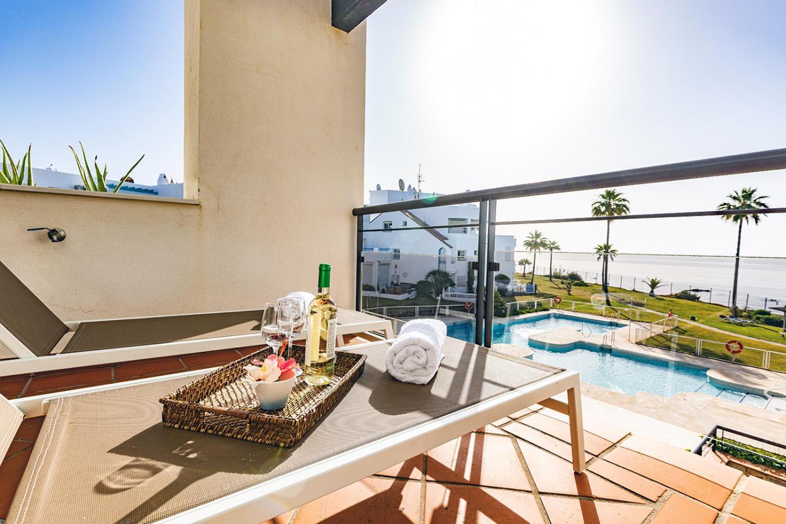 Sunrise Beach Front - Casares Del Mar Eksteriør bilde