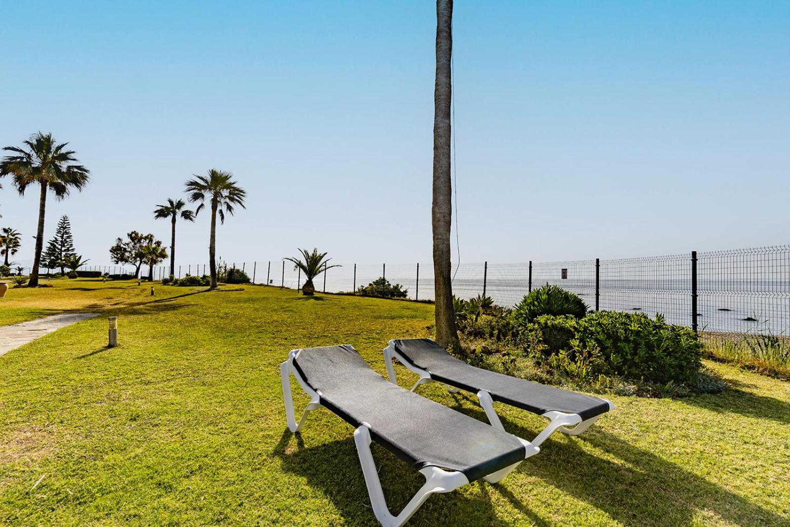 Sunrise Beach Front - Casares Del Mar Eksteriør bilde