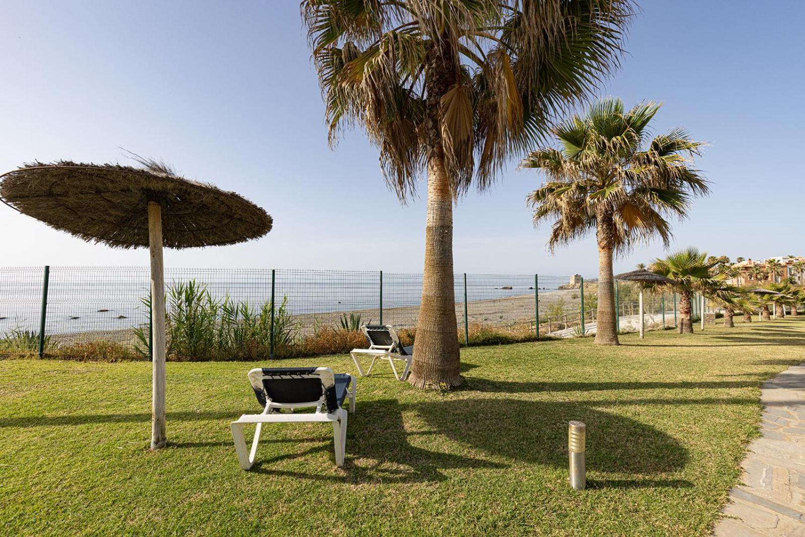 Sunrise Beach Front - Casares Del Mar Eksteriør bilde