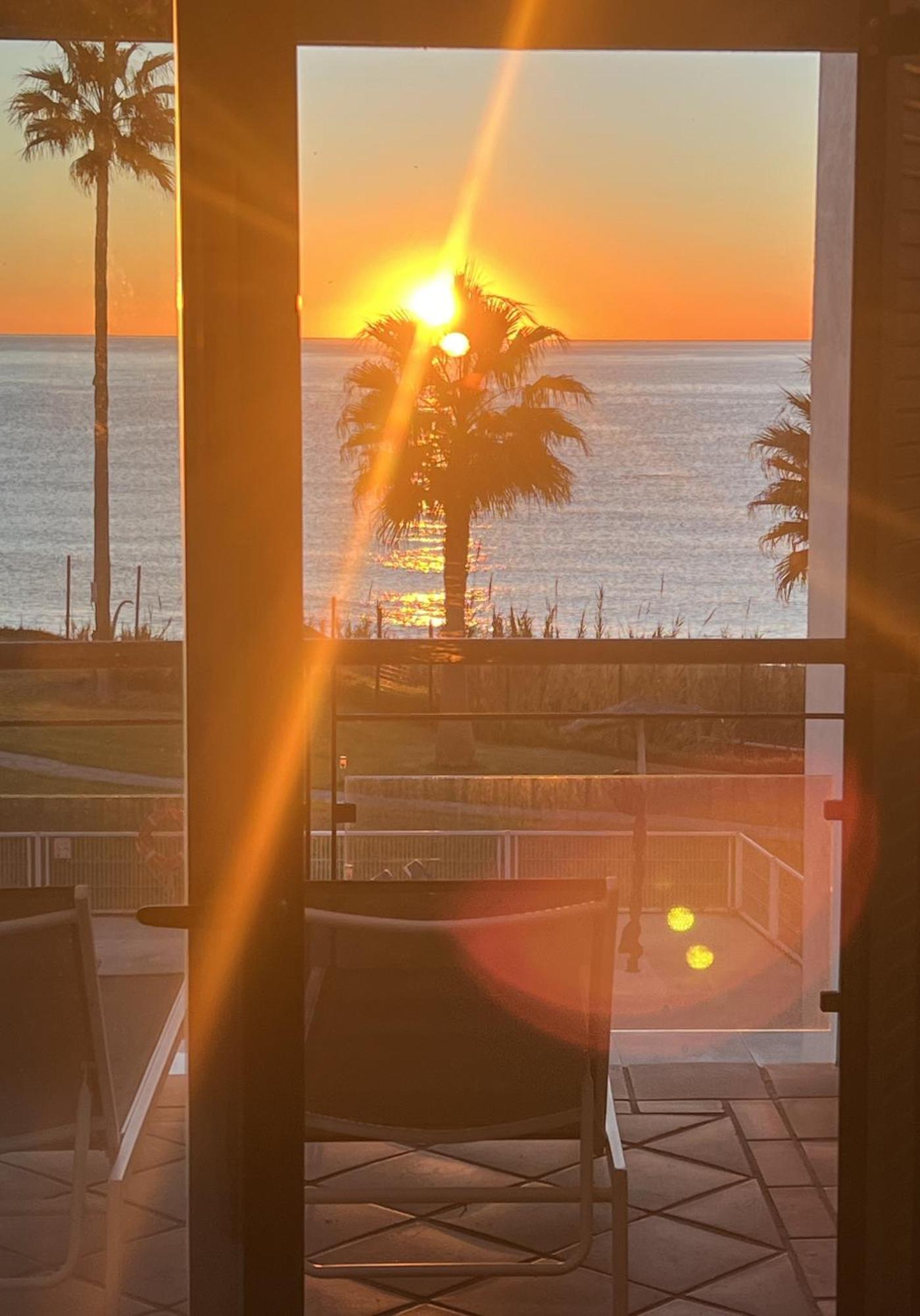 Sunrise Beach Front - Casares Del Mar Eksteriør bilde