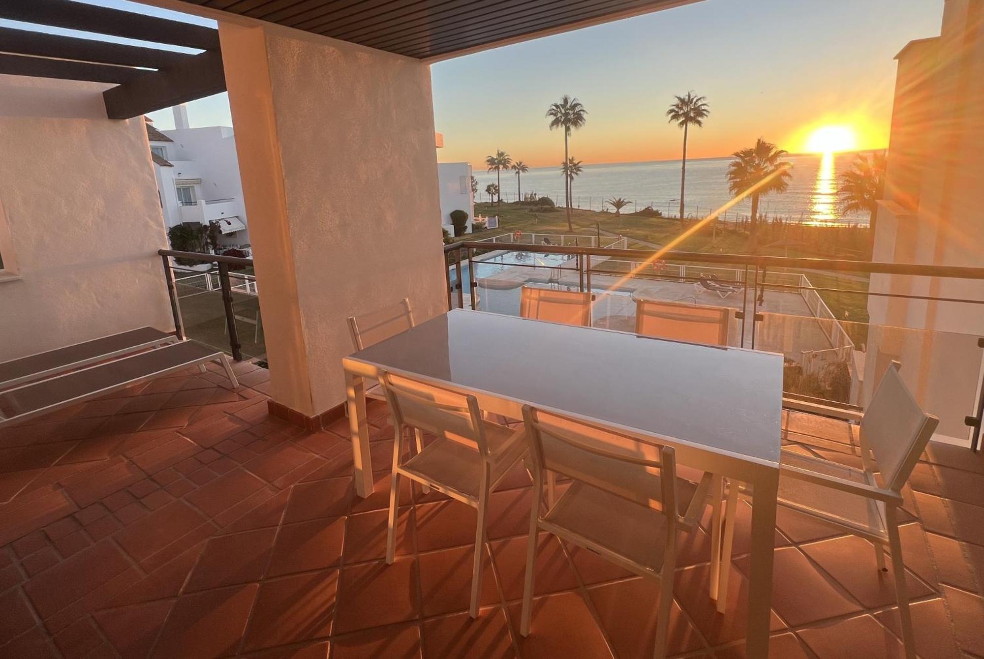 Sunrise Beach Front - Casares Del Mar Eksteriør bilde